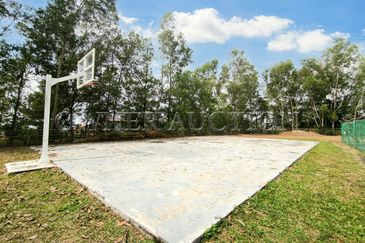 [Renovated with Partial Furnished] 2 Storey Semi Detached House [5 min to SB Mall]