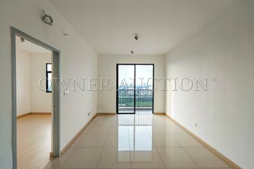 [Balcony unit with lake view] Service Apartment [4 min to Uptown Puchong Night Bazaar]