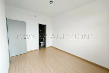 [Balcony unit with lake view] Service Apartment [4 min to Uptown Puchong Night Bazaar]