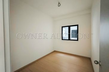 [Balcony unit with lake view] Service Apartment [4 min to Uptown Puchong Night Bazaar]