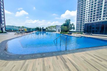 [Balcony unit with lake view] Service Apartment [4 min to Uptown Puchong Night Bazaar]