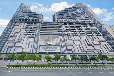 [Surrounded by Iconic Attractions] Service Apartment [7 min to Mahkota Parade]