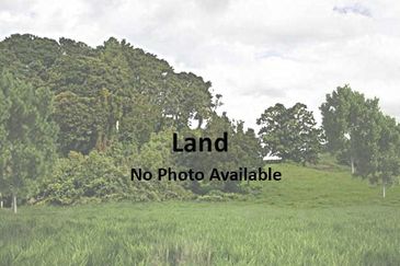 [Rear boundary opens to serene golf-course view; next to Shah Alam Golf Club (KGSAAS)] Exclusive Vacant Bungalow Land [Flat terrain and wide frontage-