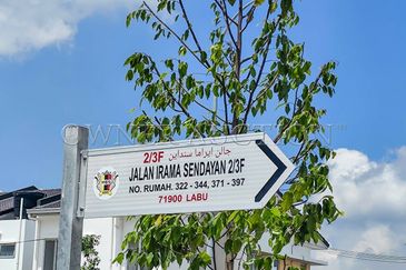 [Unoccupied Unit; 4+1 Room and 3 Bathroom] 2 Storey Terrace House [12 Min to Mydin Mall Seremban 2; 5 Min to Sendayan Merchant Square]