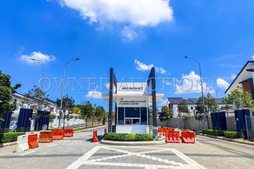 [Unoccupied Unit; 4+1 Room and 3 Bathroom] 2 Storey Terrace House [12 Min to Mydin Mall Seremban 2; 5 Min to Sendayan Merchant Square]