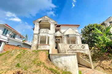 [Huge Land Area 60' x 90'] Freehold Detached House