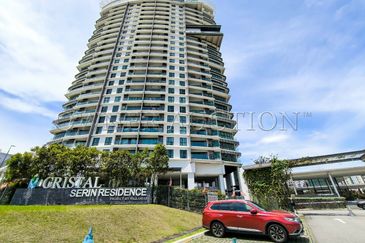 [Penthouse unit; Balcony with city view] Condominium [4 min to DPULZE Shopping Centre, Tamarind Square & MMU]