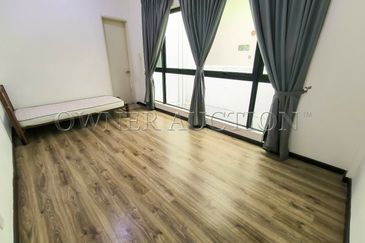 [Penthouse unit; Balcony with city view] Condominium [4 min to DPULZE Shopping Centre, Tamarind Square & MMU]