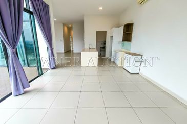 [Penthouse unit; Balcony with city view] Condominium [4 min to DPULZE Shopping Centre, Tamarind Square & MMU]