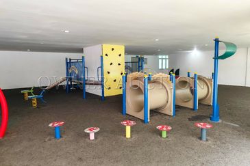 [Gated & Guarded with Multi-Tier Security] Service Apartment [Easy Link to Buses,MRT,LRT & KTM via the nearby TBS Hub]