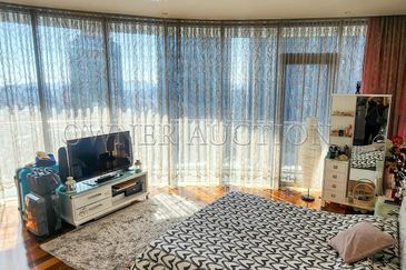 [High Floor; Low Density] Condominium [Stratgeically located in Kuala Lumpur's Golden Triangle]