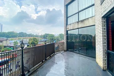 [Gated and Guarded Community; Located in Strategic and Matured Township] Shop Office [5 Min to Sungai Buloh MRT/KTM Station]