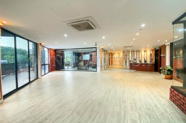 [Gated and Guarded Community; Located in Strategic and Matured Township] Shop Office [5 Min to Sungai Buloh MRT/KTM Station]