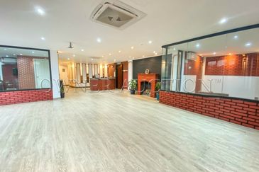 [Gated and Guarded Community; Located in Strategic and Matured Township] Shop Office [5 Min to Sungai Buloh MRT/KTM Station]