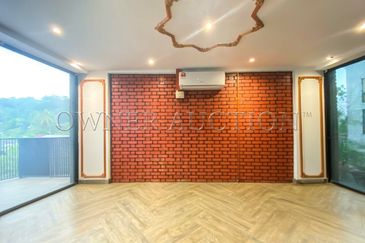 [Gated and Guarded Community; Located in Strategic and Matured Township] Shop Office [5 Min to Sungai Buloh MRT/KTM Station]