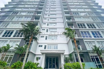 [Strategic Location] Condominium [Next to Bukit Kemuning Golf & Country Resort]