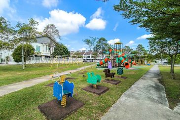 [Brand new unit; With extra land] 2 Storey Terrace House [5 min to Sanctuary Mall, Lotus's Rimbayu and Quayside Mall]