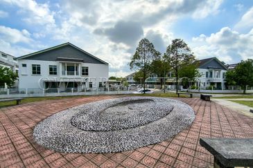 [Brand new unit; With extra land] 2 Storey Terrace House [5 min to Sanctuary Mall, Lotus's Rimbayu and Quayside Mall]