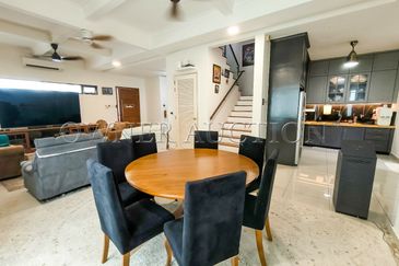 [Renovated with Fully Furnished] Freehold 3 Storey Semi Detached House [7 mins to Bandar Mahkota Cheras]