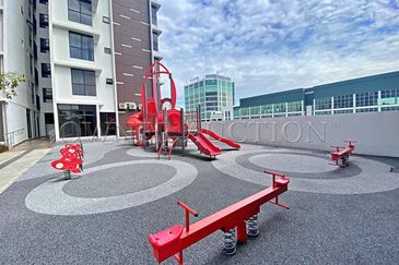 [ROI up to 5%; Potential investment unit for expatriates and foreigners] Service Apartment [Located within the heart of Seri Kembangan;  5 min to SMK 