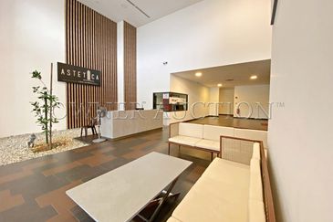 [ROI up to 5%; Potential investment unit for expatriates and foreigners] Service Apartment [Located within the heart of Seri Kembangan;  5 min to SMK 