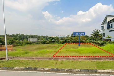 [Wide-frontage rectangular land-ideal for custom bungalow design] Exclusive Vacant Bungalow Land [Surrounded by exclusive residential enclaves (Green 