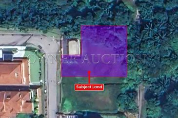 [Rear boundary opens to serene golf-course view; next to Shah Alam Golf Club (KGSAAS)] Exclusive Vacant Bungalow Land [Flat terrain and wide frontage-