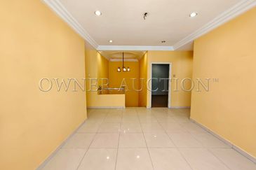 [Gated and Guarded Community; Located in Strategic and Matured Township] 2 Storey Semi Detached House [Easily Accessible Via Selat Klang Highway and F