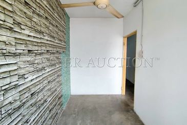 [Easily Accessible Via LDP Highway and Jalan Subang; Low Cost] Flat [2 Min to Puchong Prima LRT Station]