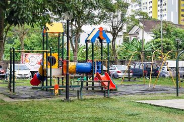 [Easily Accessible Via LDP Highway and Jalan Subang; Low Cost] Flat [2 Min to Puchong Prima LRT Station]