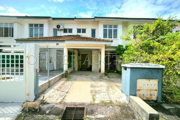 [Tourist city; ideal for homestay or rental investment] 2 Storey Terrace House [10 min to NSK Trade City (Melaka) Sdn Bhd & Mydin MITC Ayer Keroh]