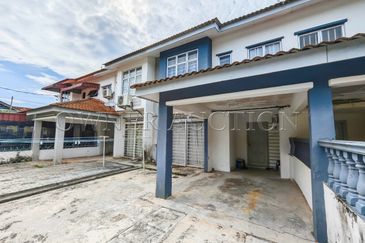 [Tourist city; ideal for homestay or rental investment] 2 Storey Terrace House [Proximity to Zoo Melaka and Melaka Botanical Garden]