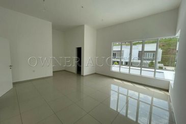 [60% Occupancy Rate; Mixed Community of Residents] 2 Storey Terrace House [Easily Accessible Via Jalan Gadong Jaya - Kayu Ara & Seremban - Bukit Nenas