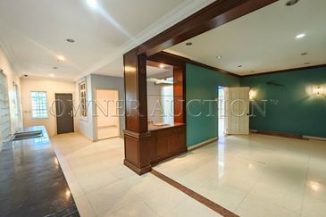 [Gated and Guarded Community; Located in Strategic and Matured Township] 2 Storey Semi Detached House [Easily Accessible Via Selat Klang Highway and F