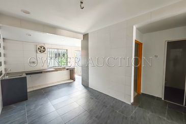 [Located in Strategic and Mature Township] 1 Storey Terrace House [Surrounded by a Variety of Shops and Daily Essential]