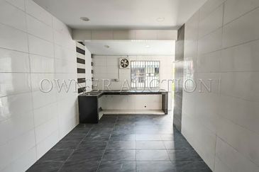 [Located in Strategic and Mature Township] 1 Storey Terrace House [Surrounded by a Variety of Shops and Daily Essential]