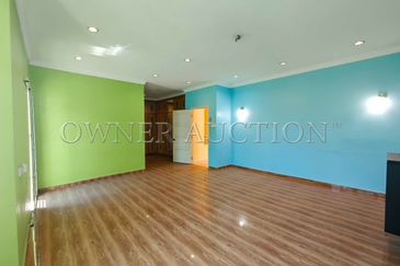 [Gated and Guarded Community; Located in Strategic and Matured Township] 2 Storey Semi Detached House [Easily Accessible Via Selat Klang Highway and F