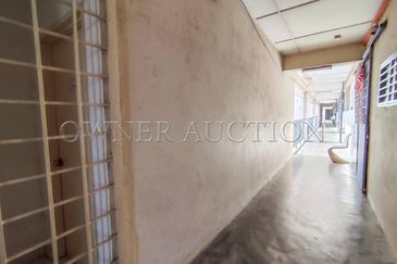 [Located in Strategic and Matured Township] Apartment [3 Min to Puchong Perdana LRT Station; 10 Min to IOI Mall Puchong]