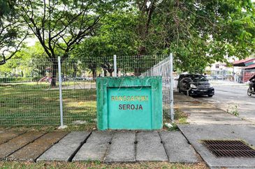 [Strategic located and Mature Township; Low Cost] Flat [3 Min to Puchong Perdana LRT Station]