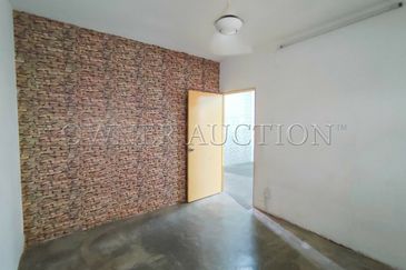 [Easily Accessible Via LDP Highway and Jalan Subang; Low Cost] Flat [2 Min to Puchong Prima LRT Station]