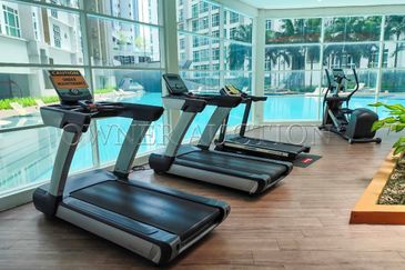 [Gated & Guarded with Multi-Tier Security] Service Apartment [Easy Link to Buses,MRT,LRT & KTM via the nearby TBS Hub]