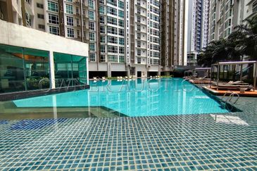 [Gated & Guarded with Multi-Tier Security] Service Apartment [Easy Link to Buses,MRT,LRT & KTM via the nearby TBS Hub]