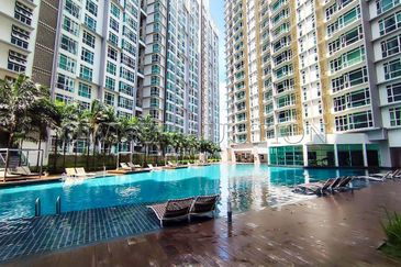 [Gated & Guarded with Multi-Tier Security] Service Apartment [Easy Link to Buses,MRT,LRT & KTM via the nearby TBS Hub]