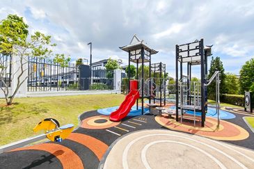 [Corner Lot unit; Premium Facilities] 2 Storey Terrace House [Accessible to NKVE in Klang Valley Western Corridor, Located just before Setia Alam]