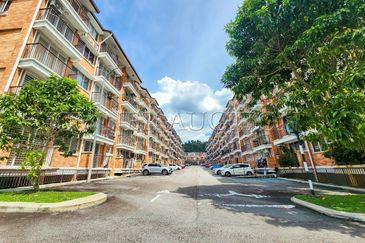[Located in the Mature Township of Kajang] Apartment [Excellent Accessibility Via SILK Highway,LEKAS and Cheras-Kajang Expressway]