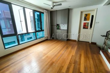 [Renovated with Fully Furnished] Freehold 3 Storey Semi Detached House [7 mins to Bandar Mahkota Cheras]