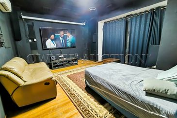 [Renovated with Fully Furnished] Freehold 3 Storey Semi Detached House [7 mins to Bandar Mahkota Cheras]