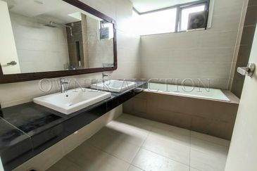 [Renovated with Fully Furnished] Freehold 3 Storey Semi Detached House [7 mins to Bandar Mahkota Cheras]