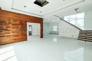 [Vacant unit; Gated & Guarded Community] 2 Storey Bungalow House [Easy access from PLUS & LEKAS Highway]