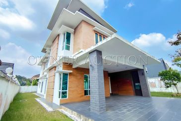 [Vacant unit; Gated & Guarded Community] 2 Storey Bungalow House [Easy access from PLUS & LEKAS Highway]